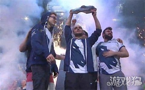 双持球强点 双持球强点